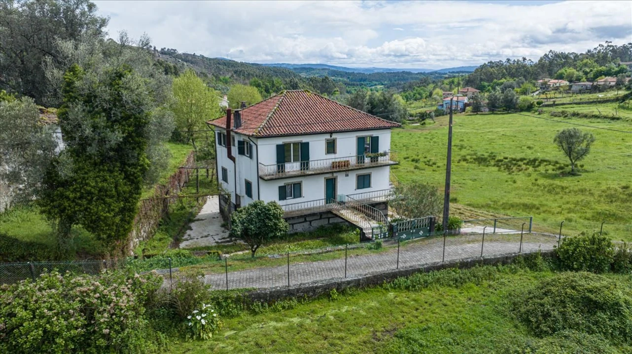 Moradia T3 para Venda em Rendufinho Foto 1