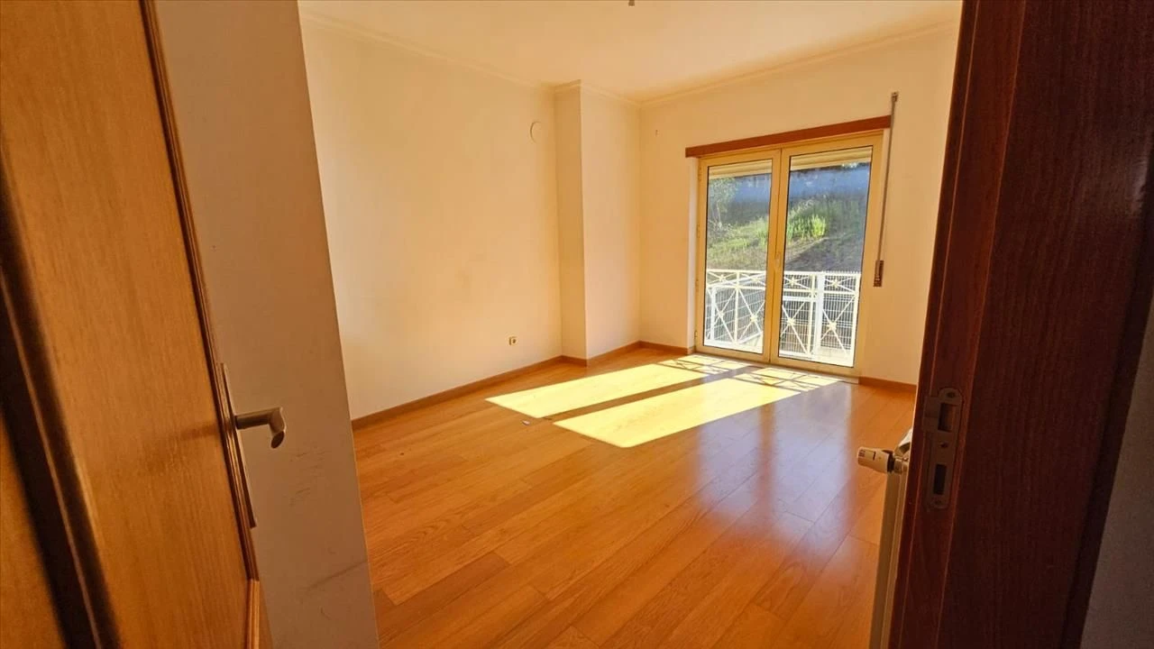 Moradia T4 para Venda em Leiria, Pousos, Barreira e Cortes Foto 18