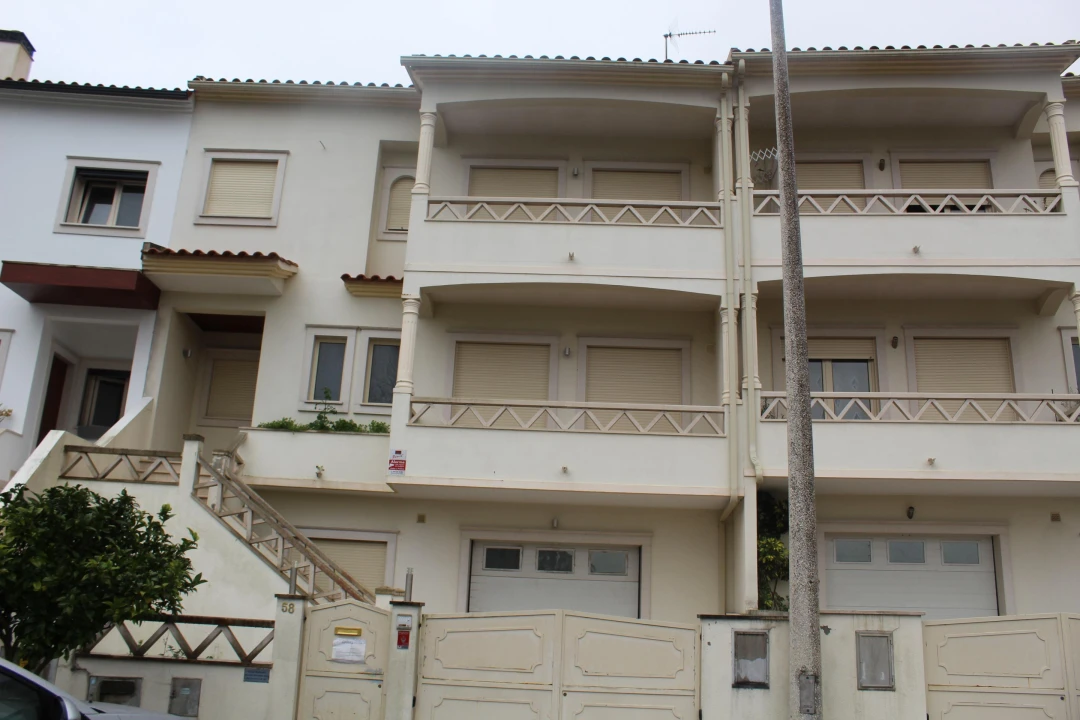 Moradia T4 para Venda em Leiria, Pousos, Barreira e Cortes Foto 2