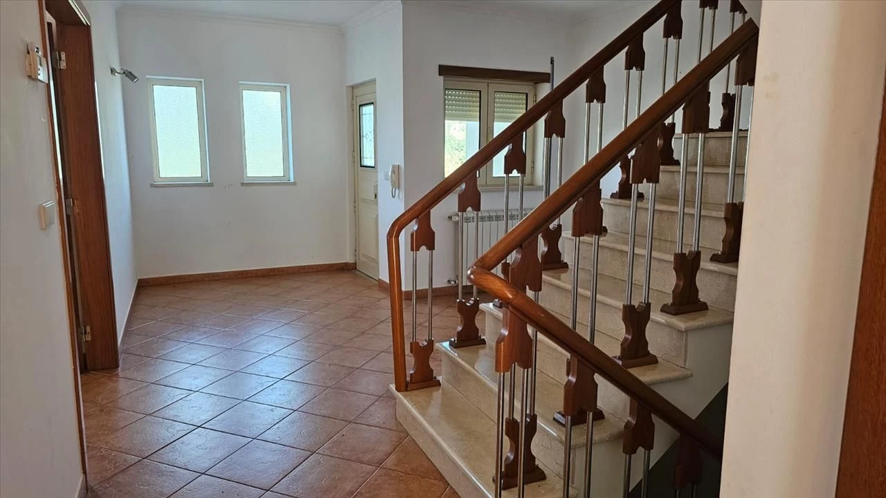 Moradia T4 para Venda em Leiria, Pousos, Barreira e Cortes Foto 3