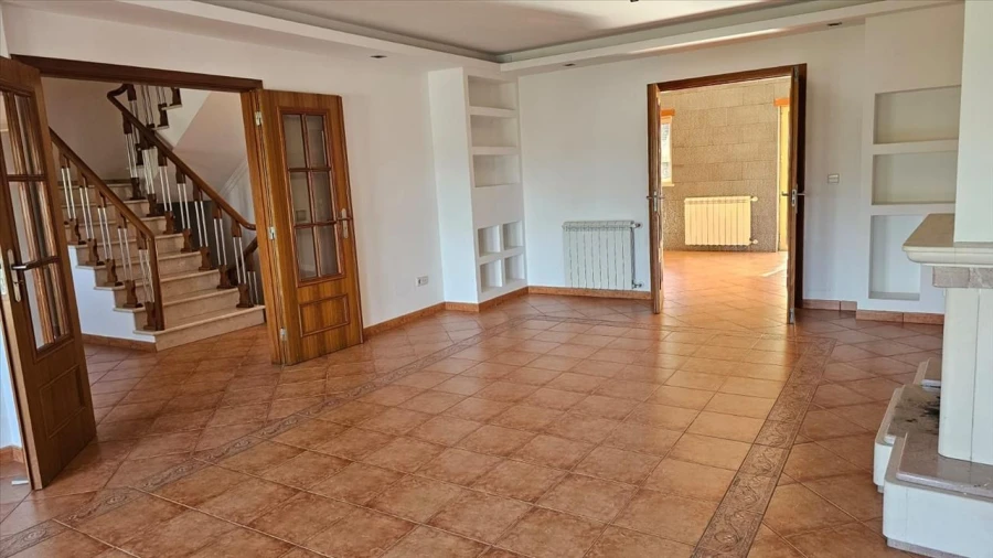 Moradia T4 para Venda em Leiria, Pousos, Barreira e Cortes Foto 8