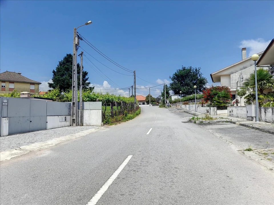 Moradia T3 para Venda em Rebordões (Santa Maria) Foto 8