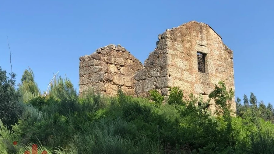Moradia T2 para Venda em Covas e Vila Nova de Oliveirinha