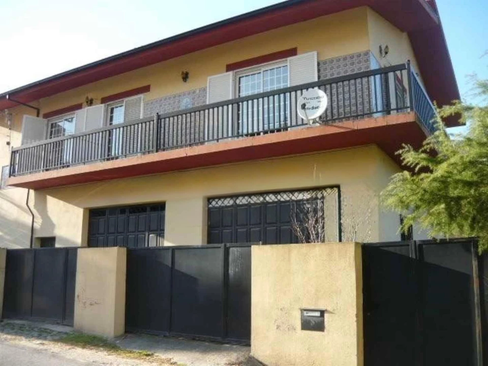 Moradia T3 para Venda em Loivos da Ribeira e Tresouras Foto 1