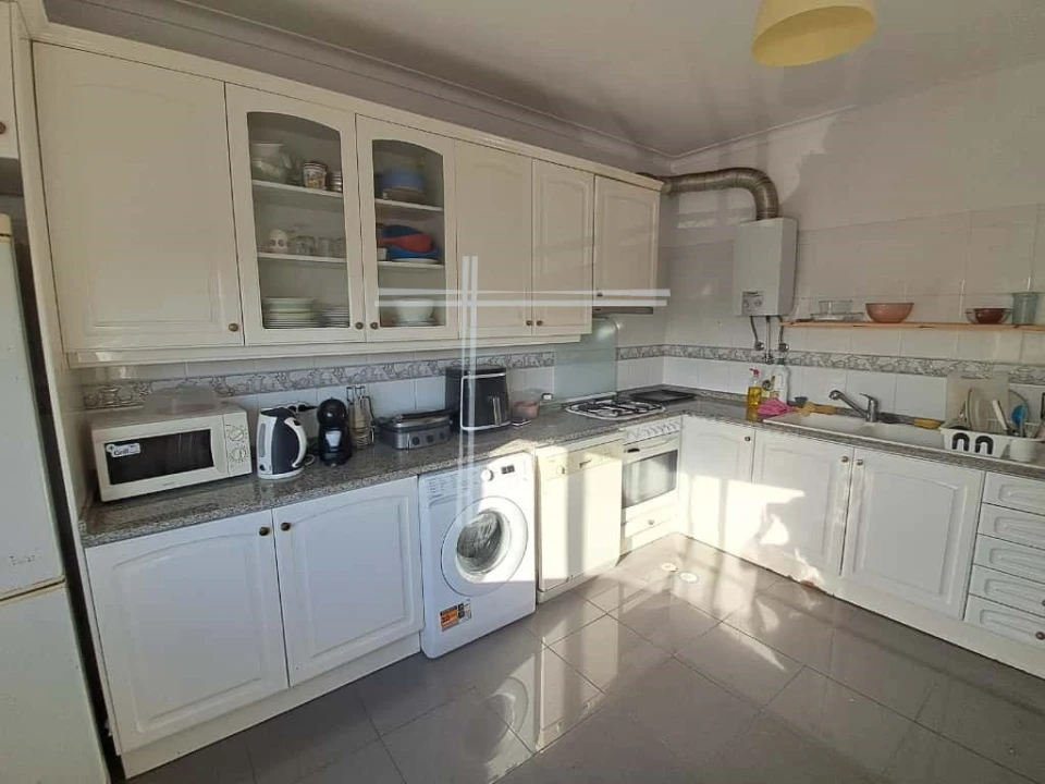 Apartamento T3 para Venda em Caparica e Trafaria Foto 2