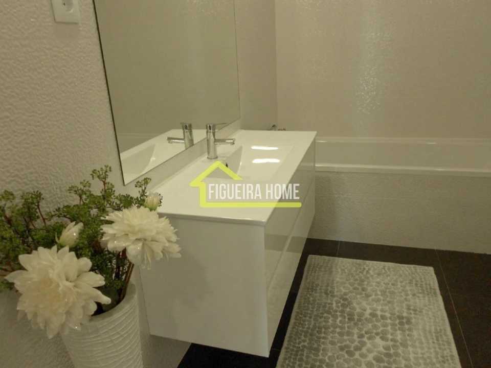 Apartamento T2 para Venda em Tavarede Foto 11