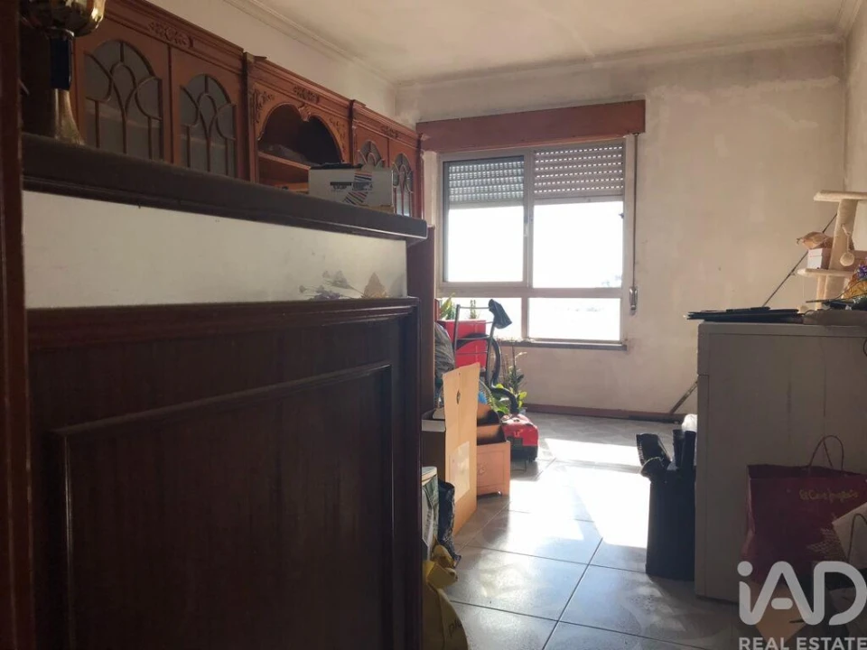 Apartamento T3 para Venda em Camarate, Unhos e Apelação Foto 9