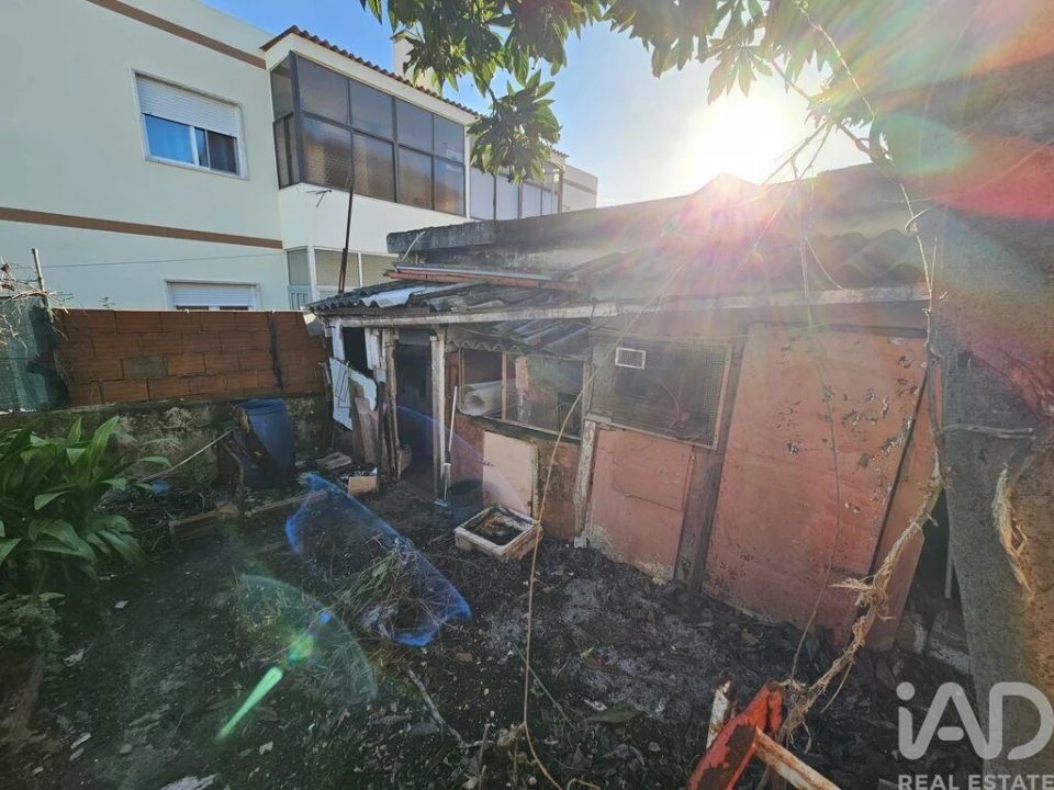 Moradia T3 para Venda em Vialonga Foto 8