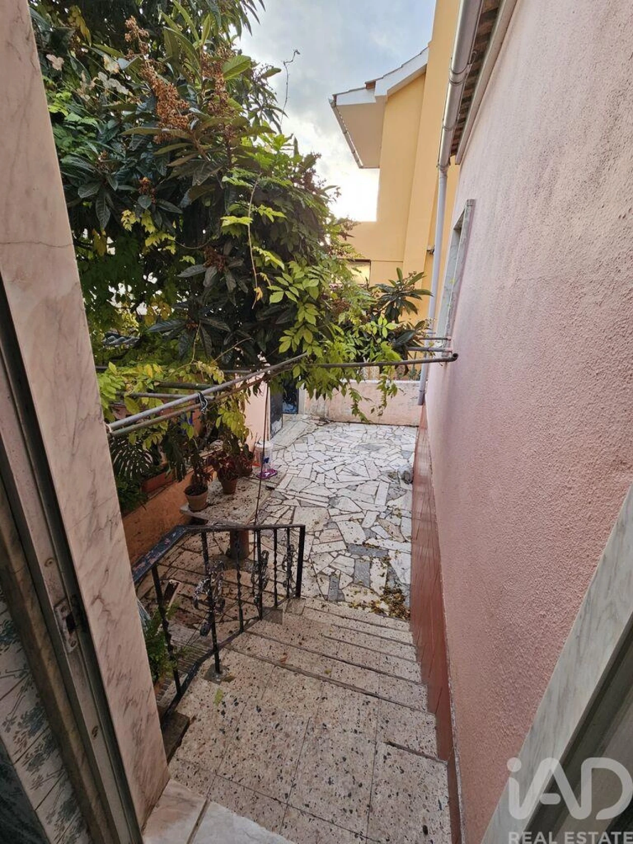 Moradia T3 para Venda em Vialonga Foto 4