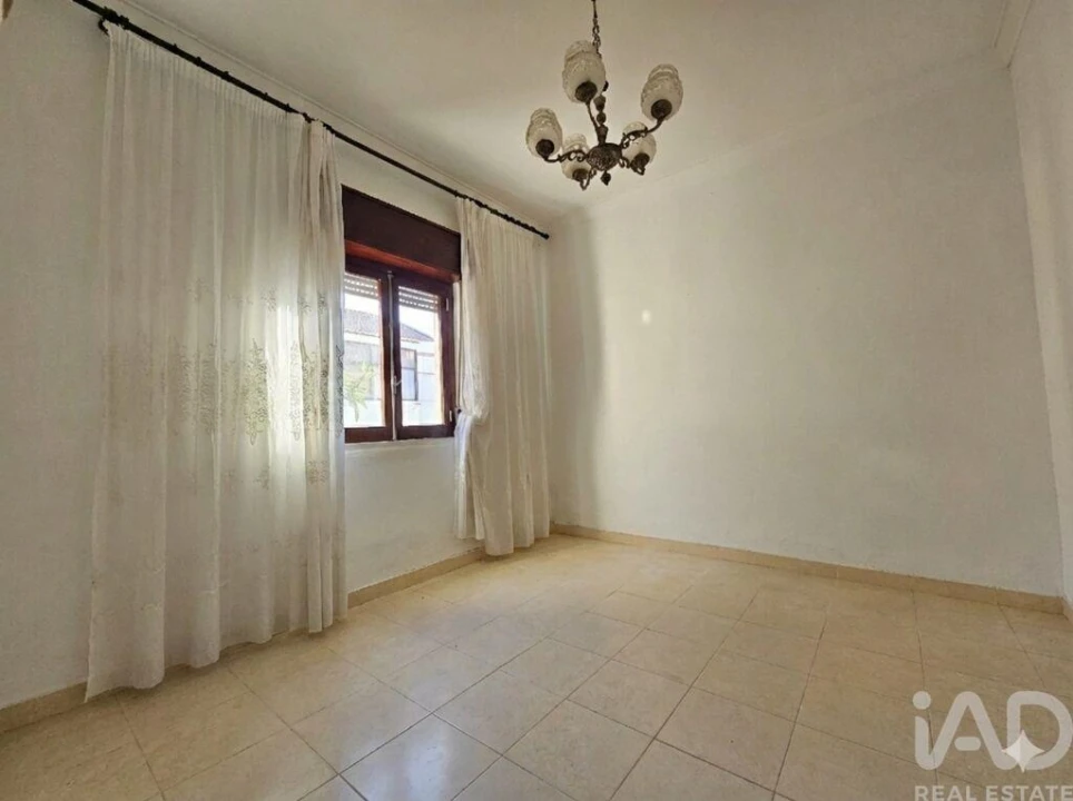 Moradia T3 para Venda em Vialonga Foto 19