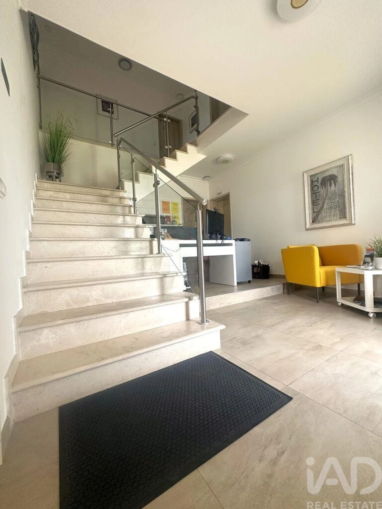 Moradia T4 para Venda em Armação de Pera Foto 14