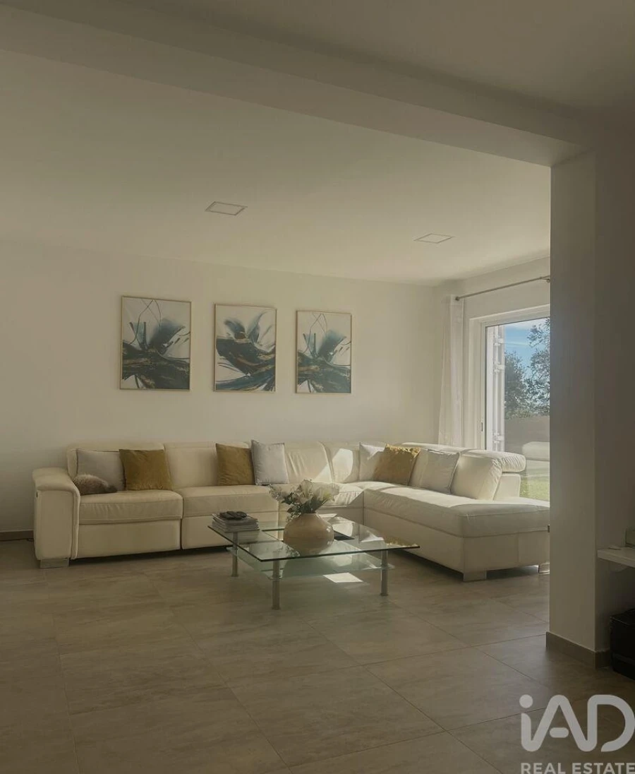 Moradia T4 para Venda em Armação de Pera Foto 25