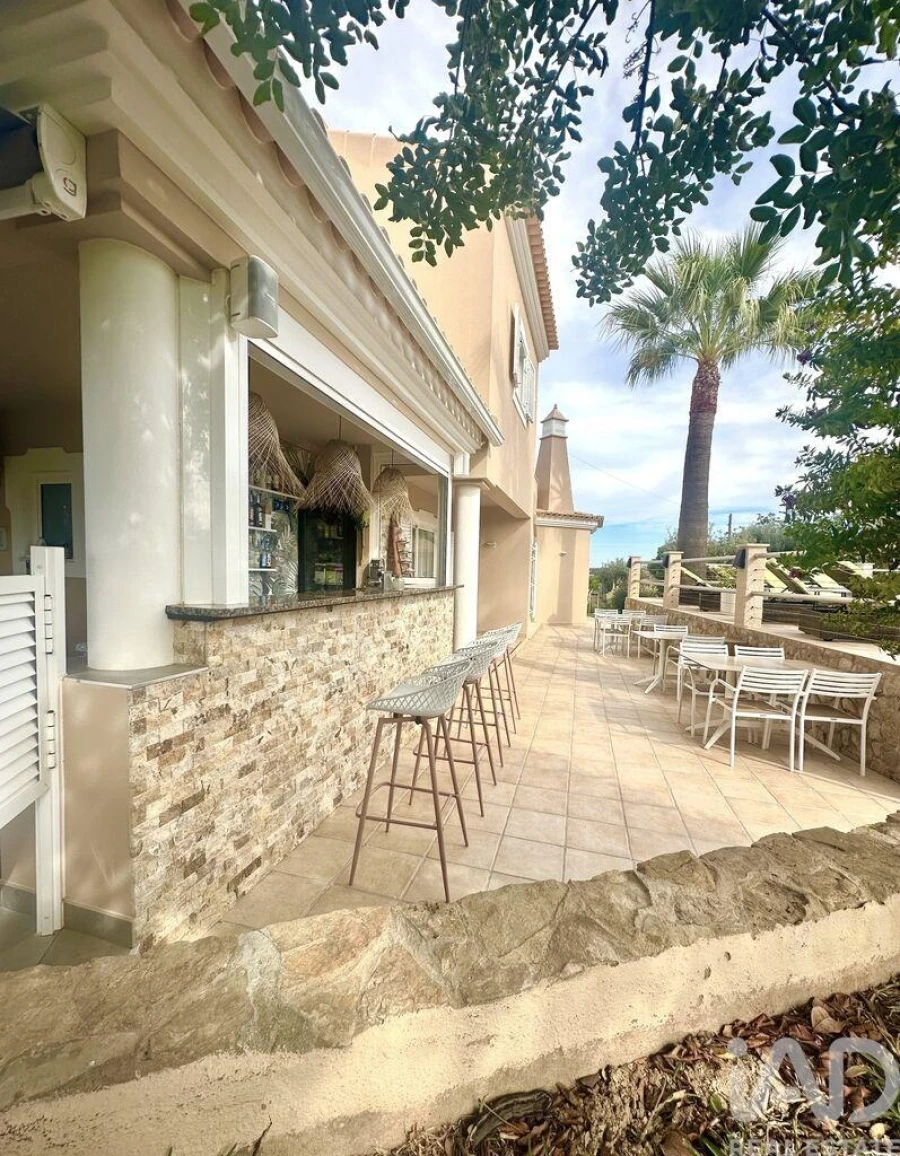 Moradia T4 para Venda em Armação de Pera Foto 9