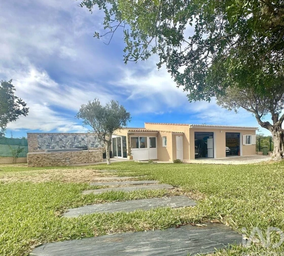 Moradia T4 para Venda em Armação de Pera Foto 11