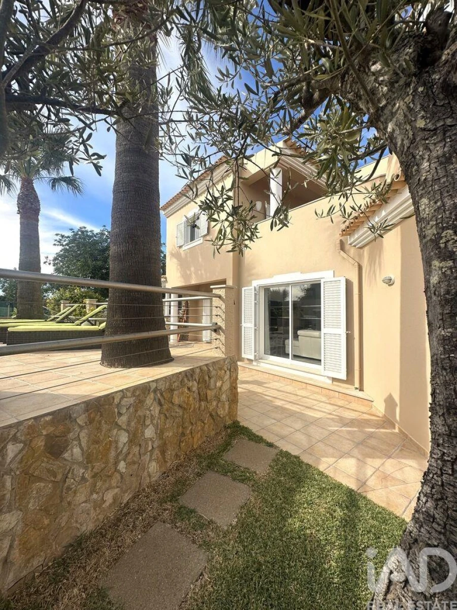 Moradia T4 para Venda em Armação de Pera Foto 13