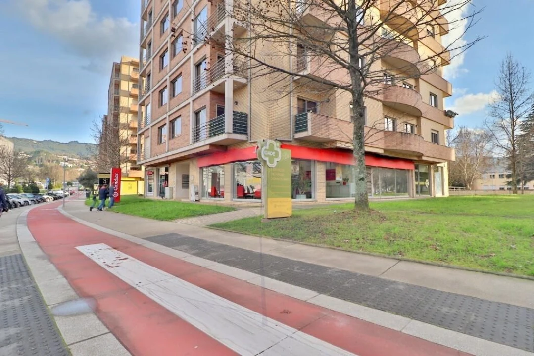 Loja para Venda em Nogueira, Fraião e Lamaçães Foto 1