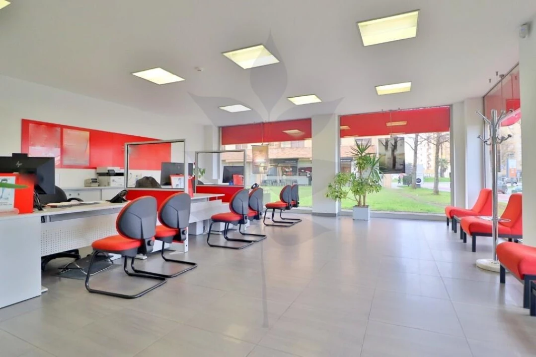 Loja para Venda em Nogueira, Fraião e Lamaçães Foto 3