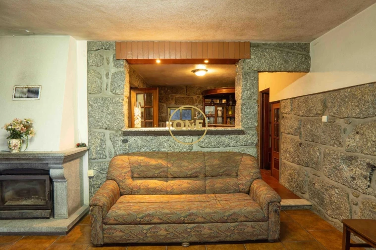 Moradia T5 para Venda em Penamaior Foto 11