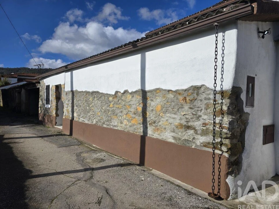 Moradia T4 para Venda em Poiares (Santo Andre) Foto 2