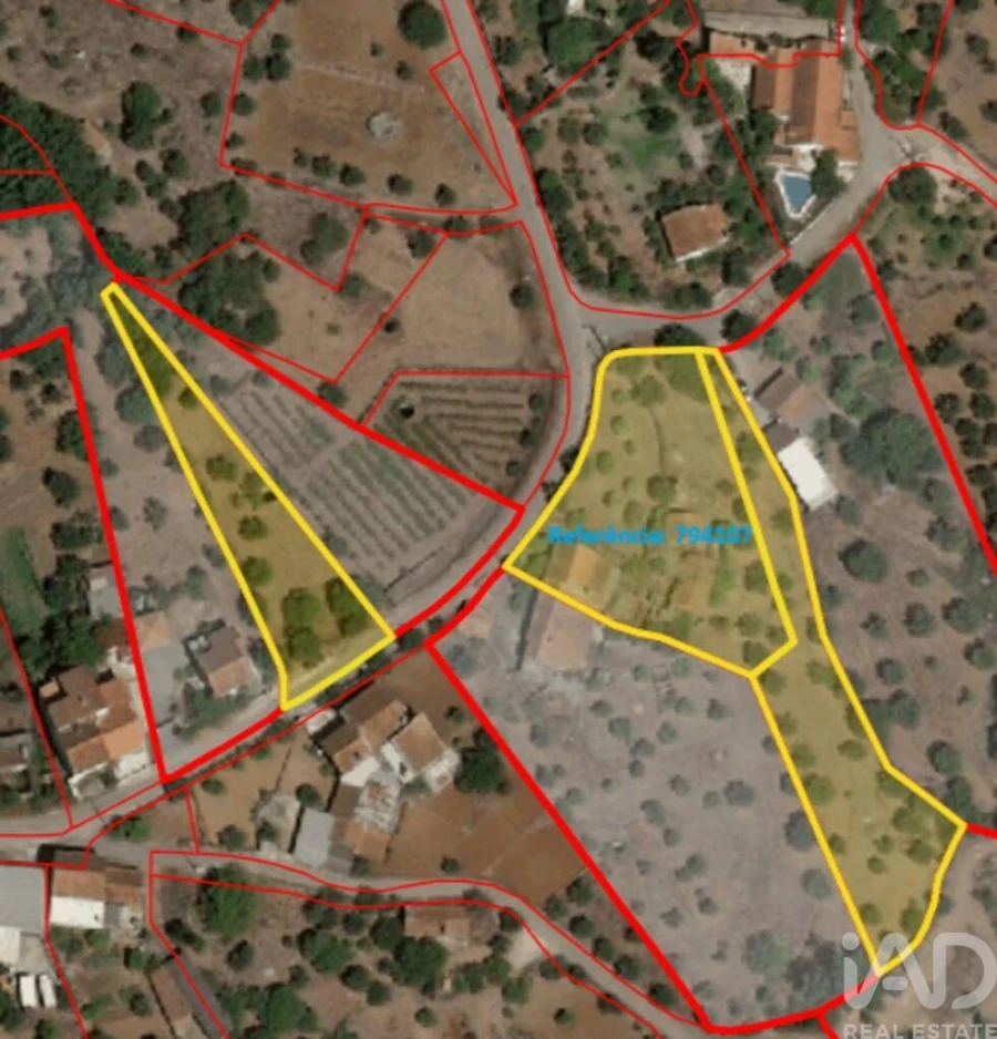 Terreno para Venda em Chãos Foto 16