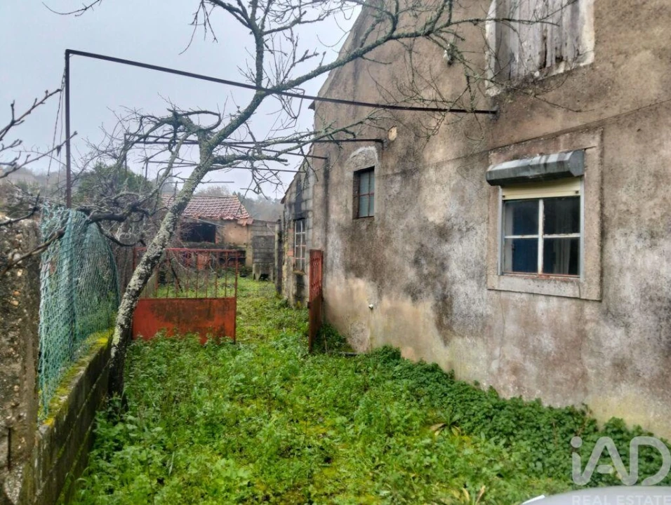 Moradia T2 para Venda em Chãos Foto 5