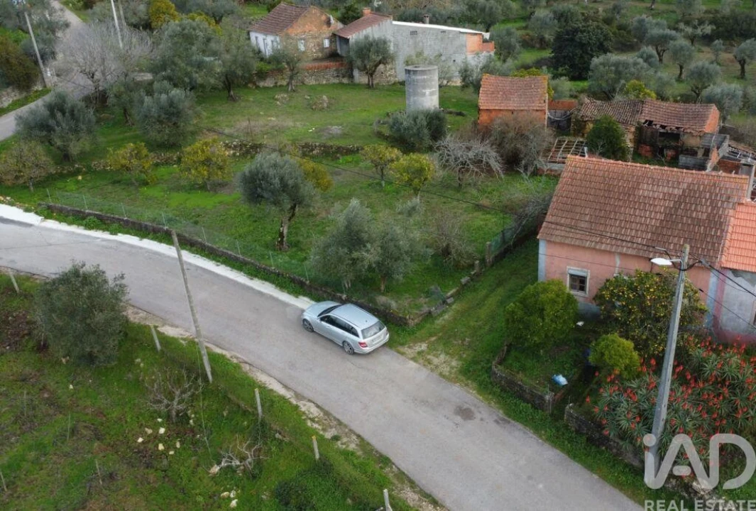 Moradia T2 para Venda em Chãos Foto 6