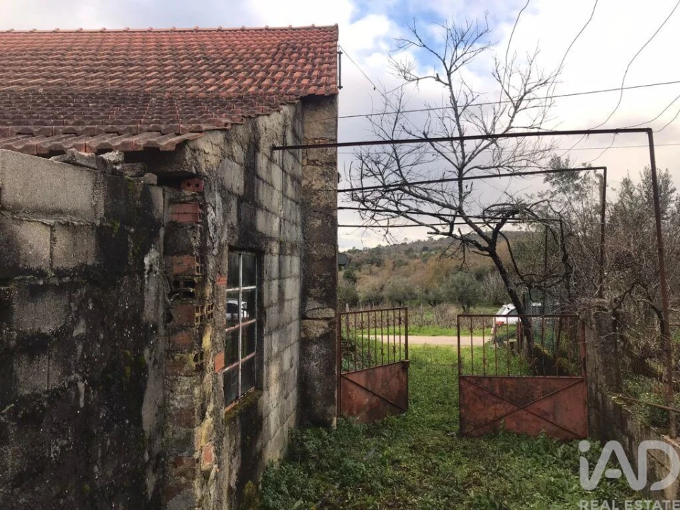 Moradia T2 para Venda em Chãos Foto 10