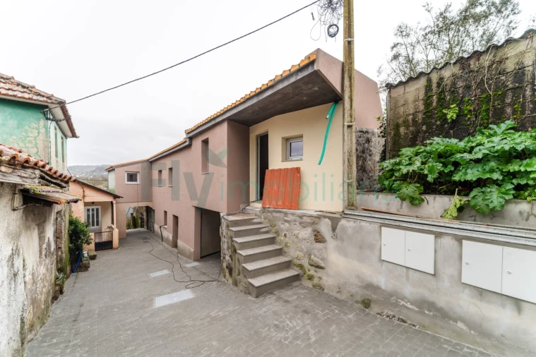 Moradia T3 para Venda em Tagilde e Vizela (São Paio) Foto 2