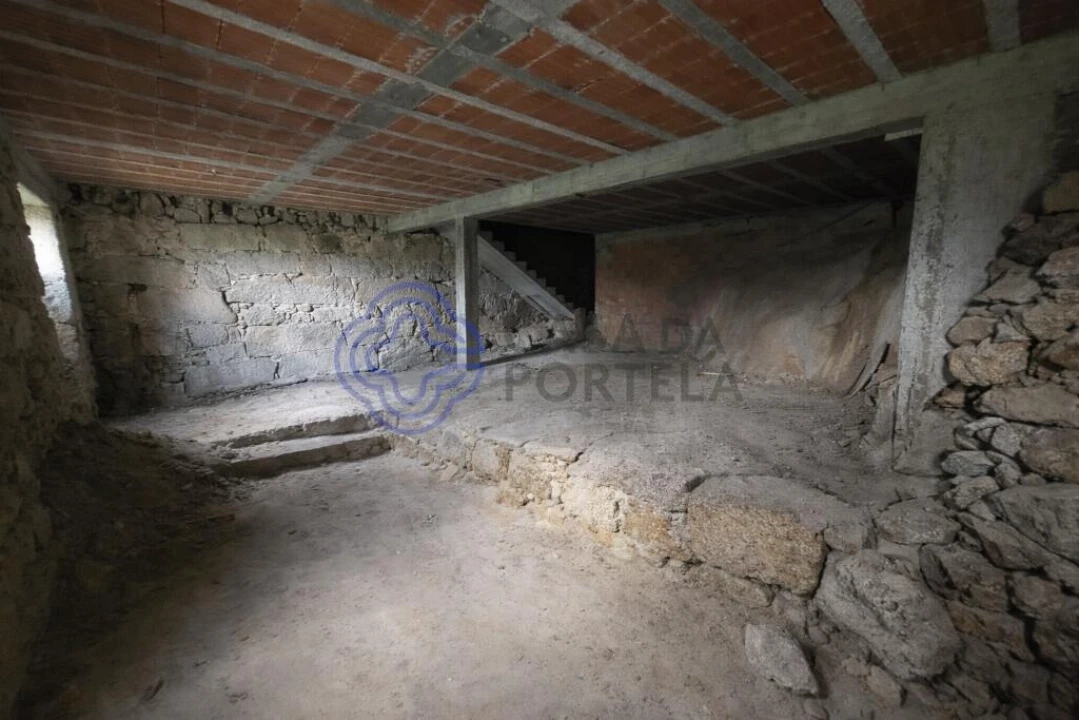 Moradia T4 para Venda em Abrunhosa-A-Velha Foto 9