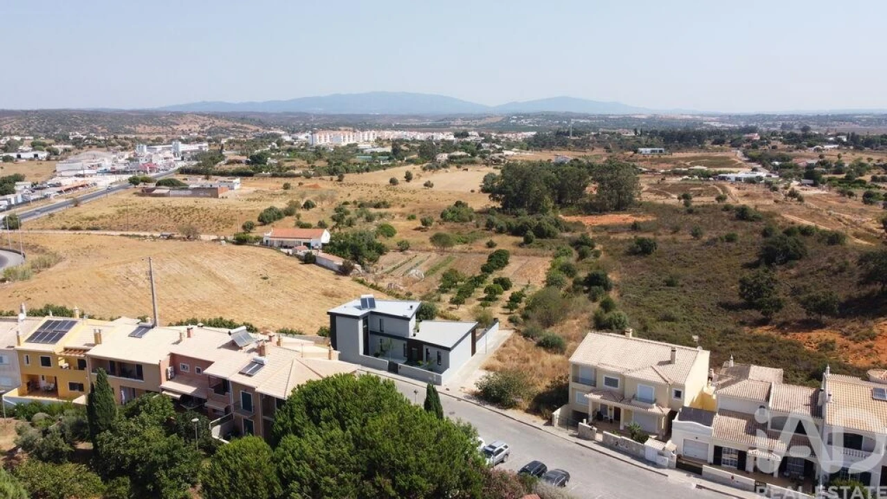 Terreno para Venda em Odiaxere Foto 9