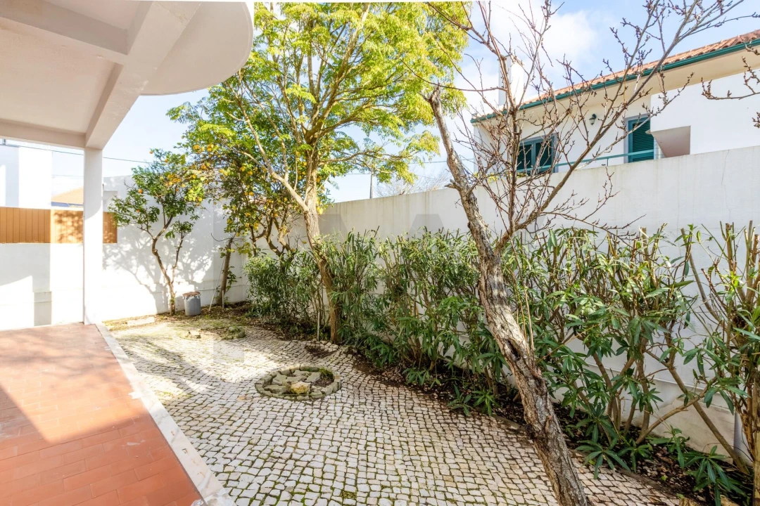 Moradia T4 para Venda em São Domingos de Rana Foto 22