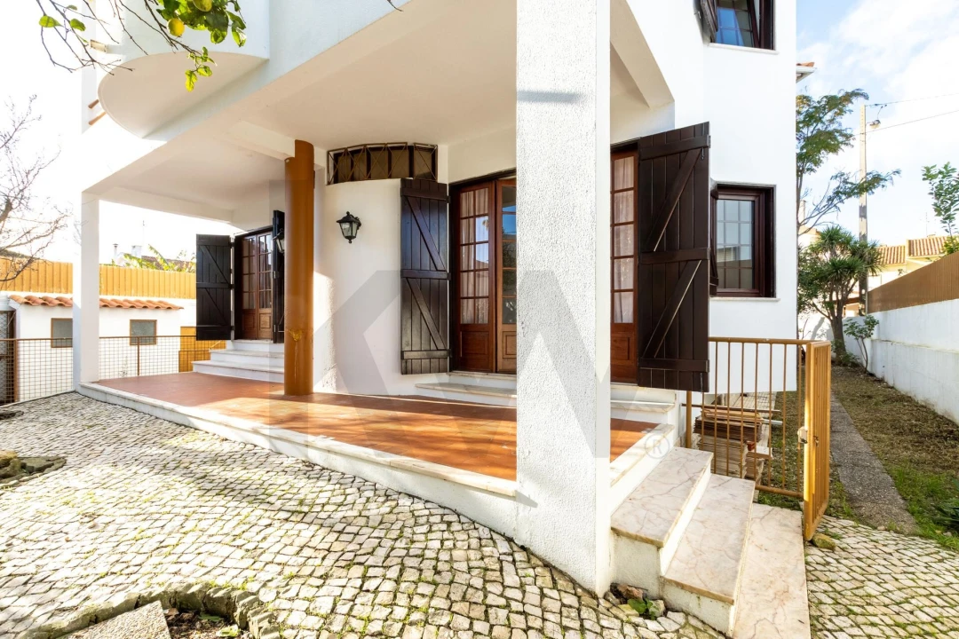 Moradia T4 para Venda em São Domingos de Rana Foto 2