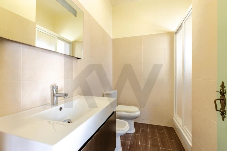 Moradia T4 para Venda em São Domingos de Rana Foto 9