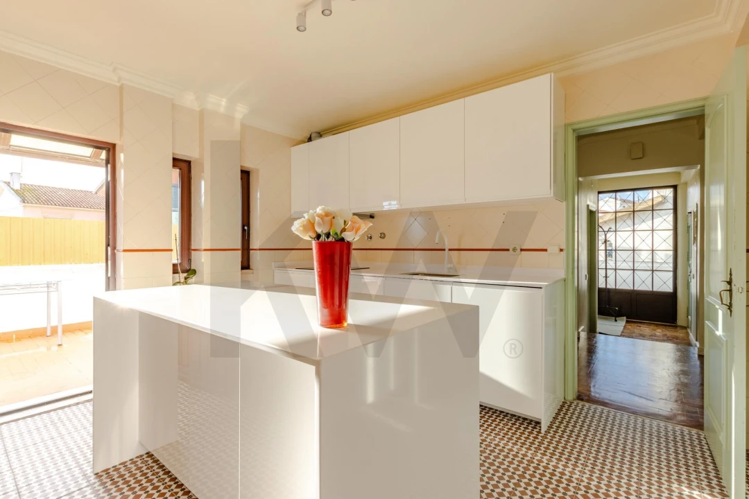 Moradia T4 para Venda em São Domingos de Rana Foto 4