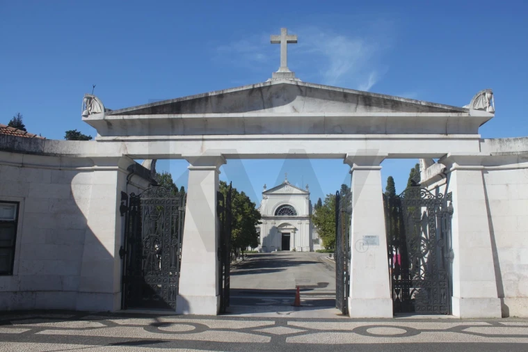 Prédio para Venda em Campo de Ourique