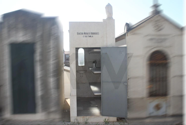 Prédio para Venda em Campo de Ourique Foto 4