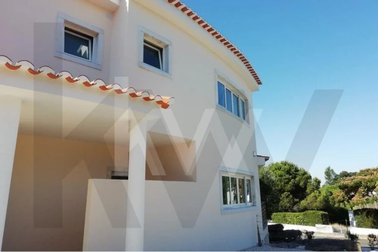 Moradia T4 para Venda em Queluz e Belas Foto 6