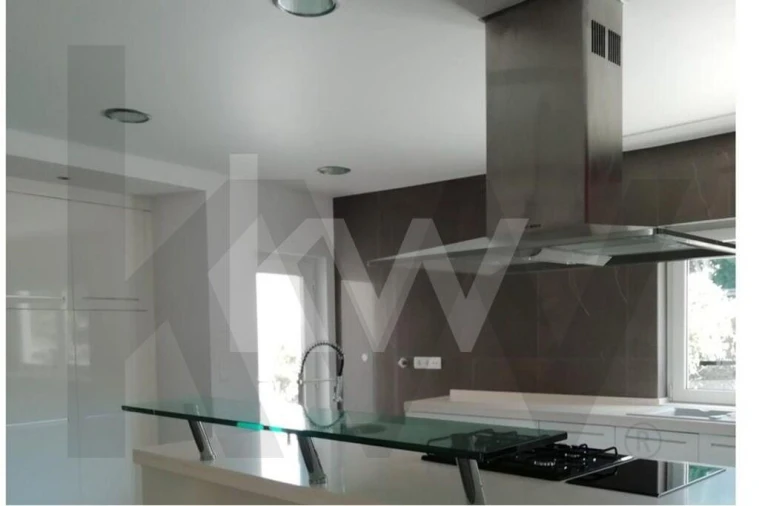 Moradia T4 para Venda em Queluz e Belas Foto 15