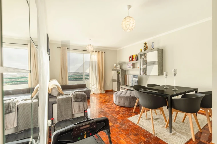 Apartamento T2 para Venda em Estreito de Camara de Lobos Foto 2