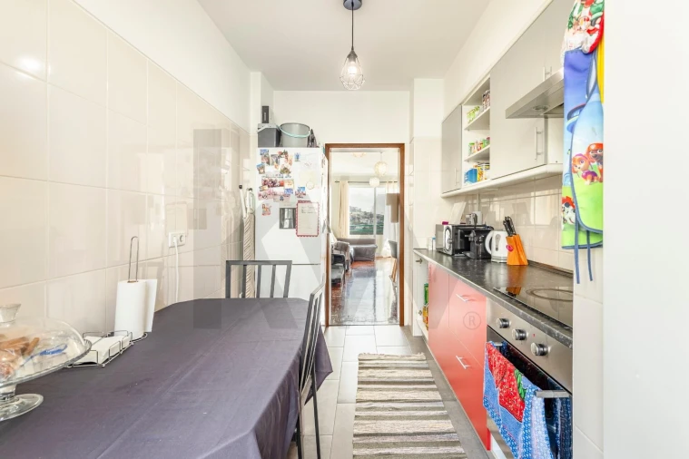 Apartamento T2 para Venda em Estreito de Camara de Lobos Foto 9