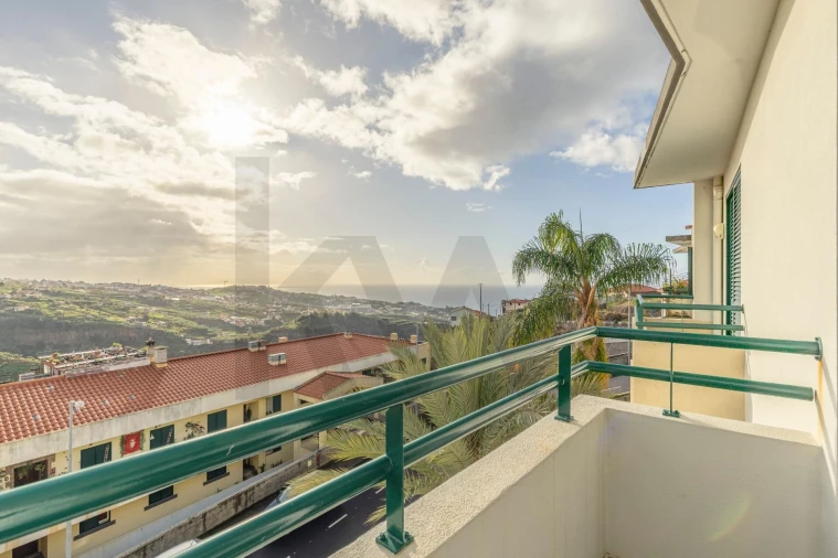 Apartamento T2 para Venda em Estreito de Camara de Lobos Foto 7