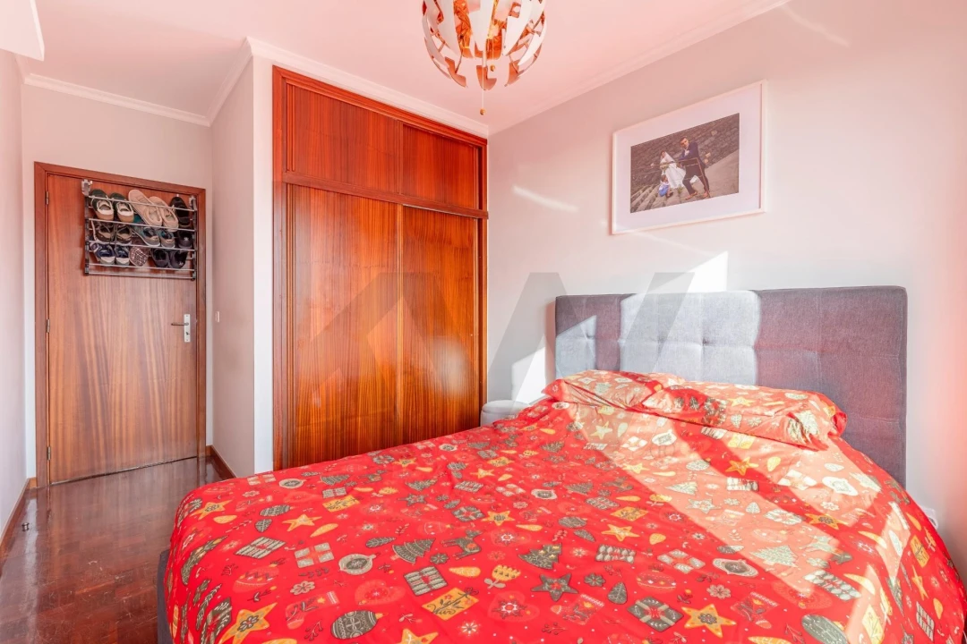 Apartamento T2 para Venda em Estreito de Camara de Lobos Foto 12