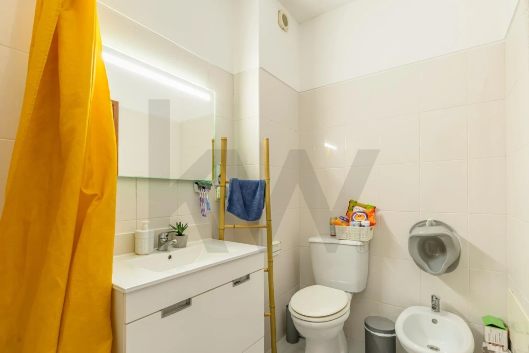 Apartamento T2 para Venda em Estreito de Camara de Lobos Foto 11