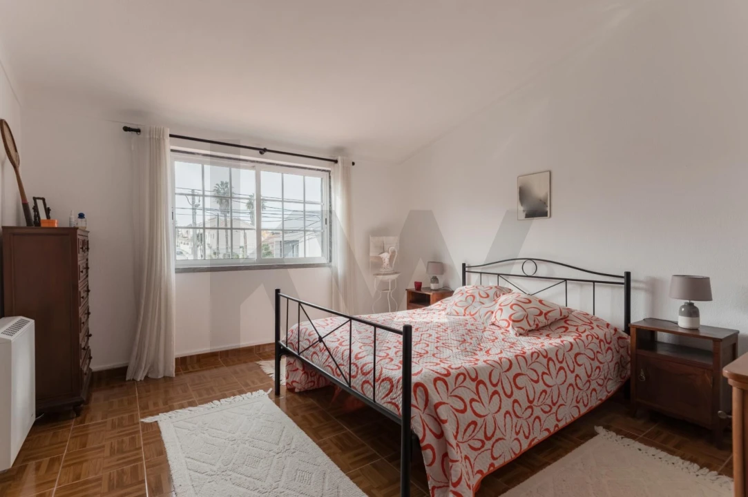 Moradia T5 para Arrendamento em Charneca de Caparica e Sobreda Foto 24