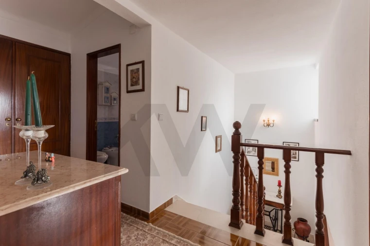 Moradia T5 para Arrendamento em Charneca de Caparica e Sobreda Foto 29