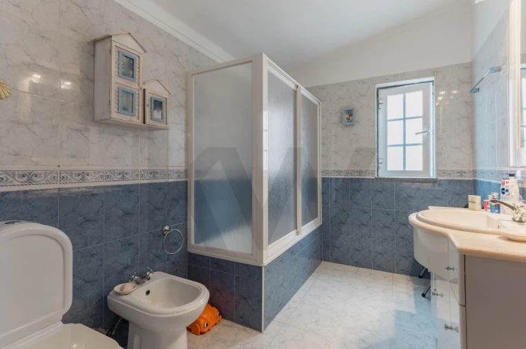 Moradia T5 para Arrendamento em Charneca de Caparica e Sobreda Foto 23