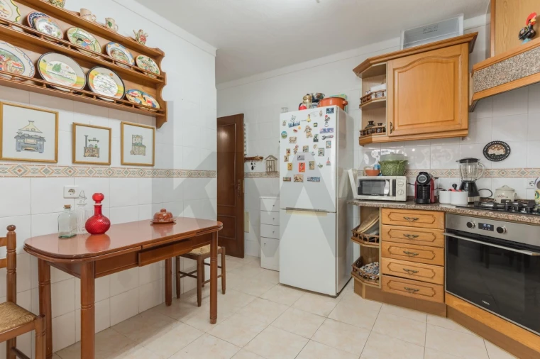 Moradia T5 para Arrendamento em Charneca de Caparica e Sobreda Foto 33