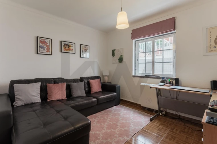 Moradia T5 para Arrendamento em Charneca de Caparica e Sobreda Foto 15