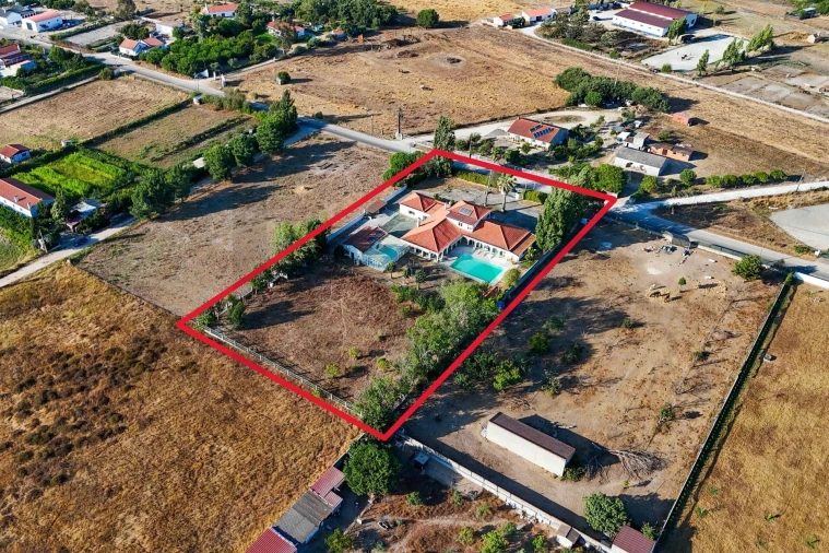 Moradia T9 para Venda em Salvaterra de Magos e Foros de Salvaterra Foto 5