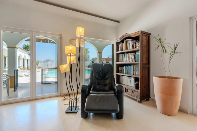 Moradia T9 para Venda em Salvaterra de Magos e Foros de Salvaterra Foto 4